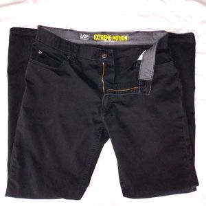 34x34 Lee EXTREME MOTION STRAIGHT FIT